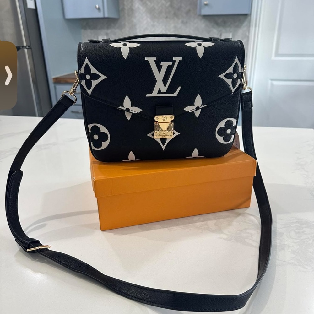 Louis Vuitton Metis Pochette Black and White Crossbody Bag